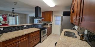 1039 E LARKSPUR Lane Gallery 2