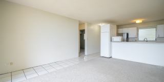 $3,000 / 2 Bed / 2 Bath / 2 Parking – Colonnade on The Green Gallery 9