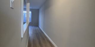 Wonderful Gated 2-Bedroom Downstairs Apartment Gallery 11