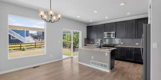 Spacious 5BR House in Monument Gallery 18
