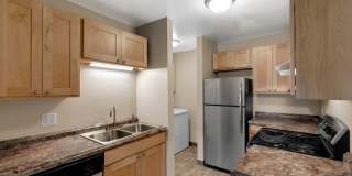 Large 3 Bedroom Apartments PET FRIENDLY! Gallery 25