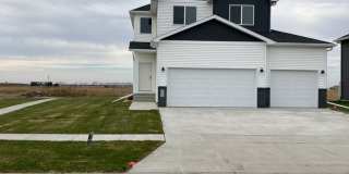 3 Bed 2.5 Bath Single Family Home Gallery 1