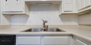 Candlelite Apartments Gallery 76