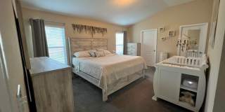 Beautiful 3 bedroom/ 2 bathroom home on the Northside- Pet Friendly!! Gallery 10