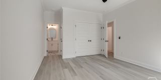 1615 Le Grand Street Gallery 21