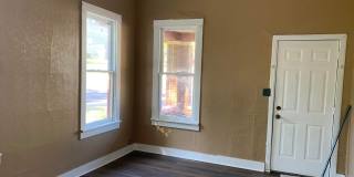 Remodeled 4 bedroom/1bathroom Home Gallery 1