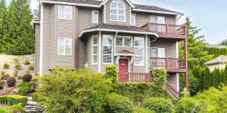 Immaculate 4 bedroom, 3.5 bathroom, tri-level Home in Tigard!! Expansive Views, Office space, Game and Entertainment Room Gallery 1