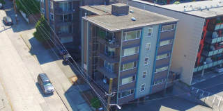 Clift House Apartments | Updated Homes Near Broadway and Light Rail Gallery 3