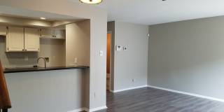Adorable 2 bedroom townhome style Condo Gallery 3