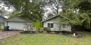 Beautiful Cottage Rustic Home In West Bloomfield with Lake Privileges Gallery 1