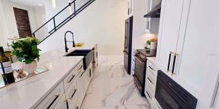 Bold Sarasota Bay Luxury Custom Home, 5 beds/4 baths, Private pool. Gallery 19