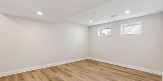 21 CHRISTMAN Street Gallery 21