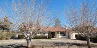 Apple Valley, Spacious 3 Bedrooms, 2 Bathrooms, New Carpet & Paint Gallery 1