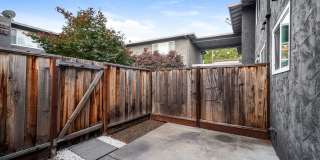 Sunnyvale Townhome with Private Fenced Backyard Gallery 15