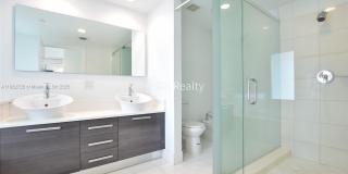 2950 NE 188th St Gallery 14