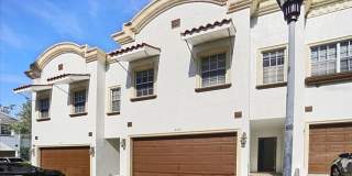 Luxury 2-Car garage Townhome in Temple Terrace Gallery 1