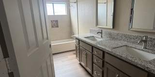 5095 West Kadota Avenue Gallery 21