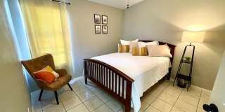 Luxurious Fully Furnished 3 Bedroom Home with Garage! Gallery 20