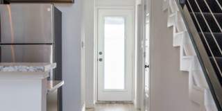 Stunning Loft for Rent – Limited-Time Special! Gallery 71