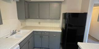 Cute 2 bedroom 2 bath Condo for RENT in Four Palms Condominium Complex Gallery 7