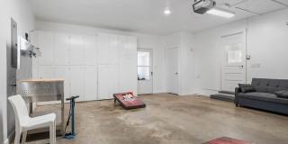 407 NW H Street Gallery 20