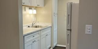 Charming, 2 bedroom/1 bath near Downtown Rochester! Gallery 1