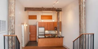 DH Holmes Gallery 30