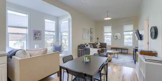 Charming 2 Bedroom Just Minutes from the Old Market!! Gallery 8