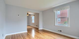 7114 GREENWOOD Avenue Gallery 4