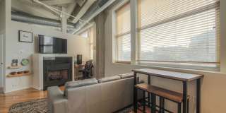 One Bedroom Unit in Wonderful Western Auto Lofts Gallery 19