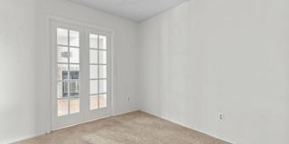 ***$500 Off 1st Months Rent*** Downtown Boulder Condo: Available NOW! Gallery 8