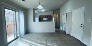 3 bed 2 bath 1400 sq ft home Gallery 6