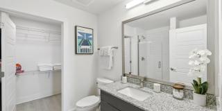 Link Apartments H Street Gallery 6