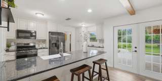 4 Bedroom with a Pool in Helotes! Gallery 22