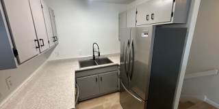 2 Bedroom 2 1/2 bath in the Lakes Townhome Community! Complete Remodel! Gallery 7