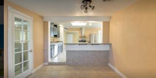 2448 West Freeway Lane Gallery 3