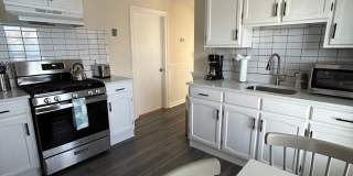 Charming 2BR Deleaded apt in Roslindale 3rd floor Gallery 9