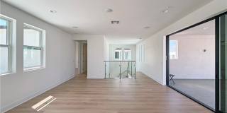 161 Apron Gallery 23