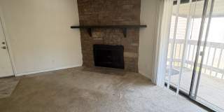 Spectacular Top Floor Condo in Aurora! Gallery 3