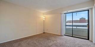 1 Bedroom Condo in Aurora Gallery 8