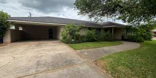 Beautiful 3 Bedroom Broadmoor Home Gallery 1