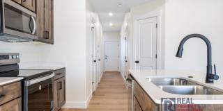 BRAND NEW 3 bed 2.5 Bath Townhome - Small dog negotiable Gallery 8