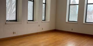 207 East Irving Avenue - 202 Gallery 1