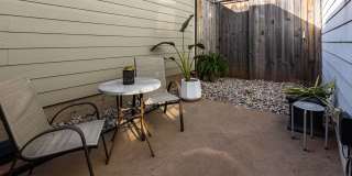 1515 1/2 S. Carson Ave Gallery 31