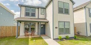 Immaculate 4-bedroom 3.5 bath Home in Fayetteville! Pre-Leasing for Fall Semester! Gallery 1