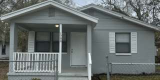 Renovated** Move in Ready** 3/2 Single Family home : Available Now! Renovated** Move in Ready** 3/2 Single Family home : Available Now! Gallery 1