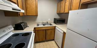 WALK TO FSU Stadium! 2/2.5 w/ Walk-In Closets, Lake View, W/D, & 2 Car Garage! $1475/month Available August 1st! Gallery 6