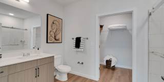 LakePointe Gallery 43