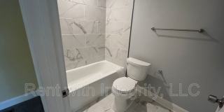 2062 Hollywood Drive Gallery 21