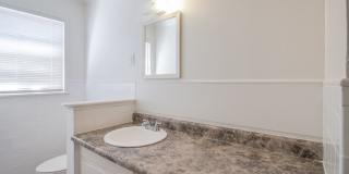 Centrally Located 3 Bedroom 2 Bathroom house! Gallery 12